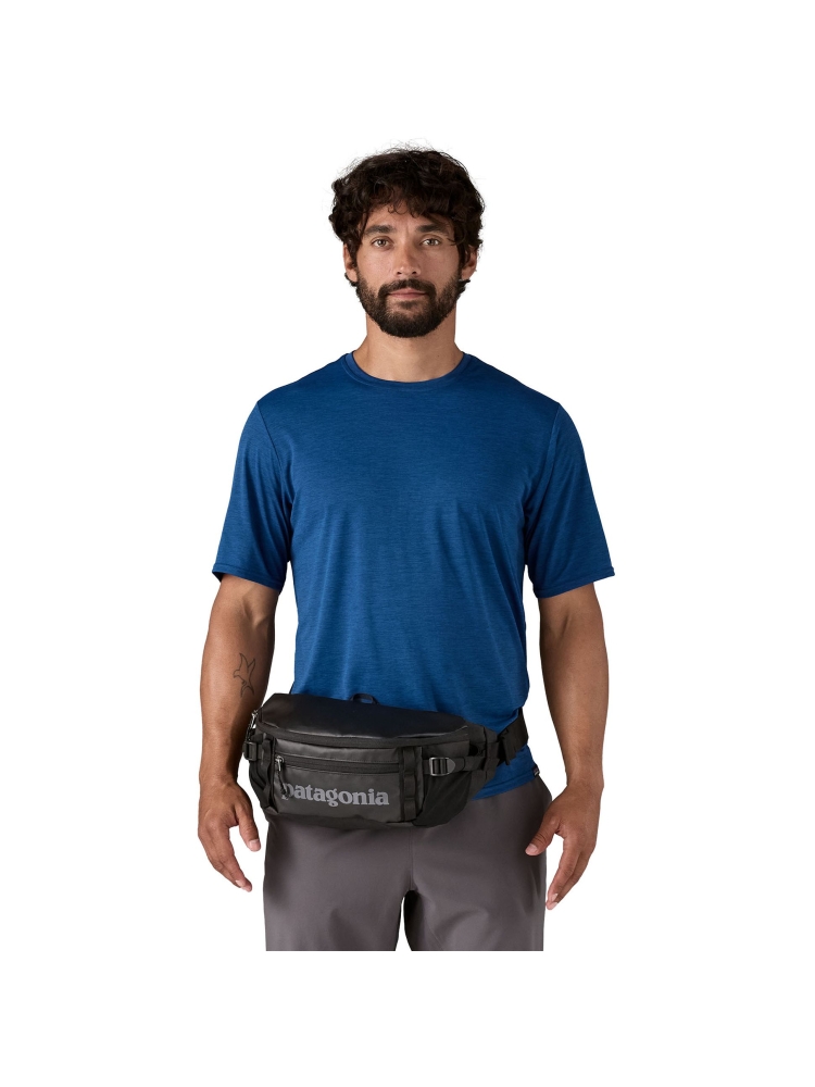 Patagonia Patagonia Black Hole Waist Pack 5L 49282-BOB-ALL tassen Patagonia Black Hole Waist Pack 5L Black w/Black 49282-BOB-ALL tassen online bestellen bij Kathmandu Outdoor & Travel