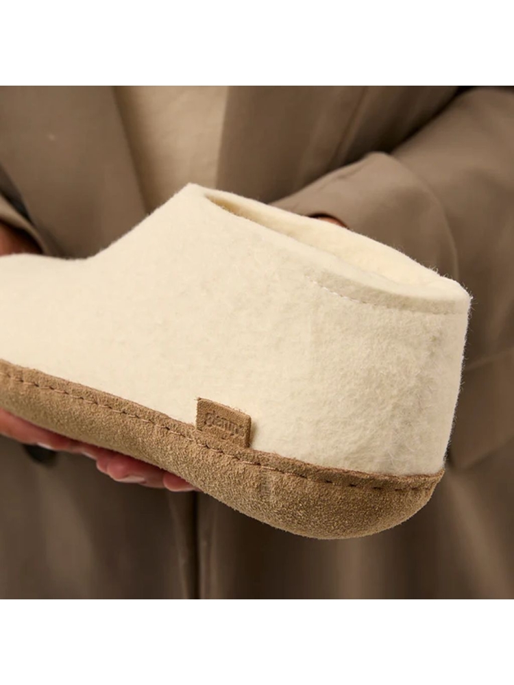 Glerups Glerups Shoe Leather A-03 White pantoffels en huissokken Glerups Shoe Leather White A-03 White pantoffels en huissokken online bestellen bij Kathmandu Outdoor & Travel