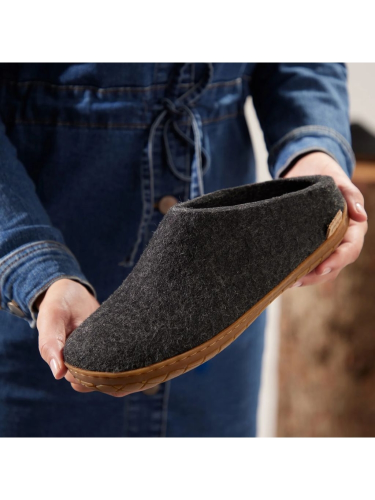 Glerups Glerups Slip-On Rubber BR-02 Charcoal pantoffels en huissokken Glerups Slip-On Rubber Charcoal BR-02 Charcoal pantoffels en huissokken online bestellen bij Kathmandu Outdoor & Travel