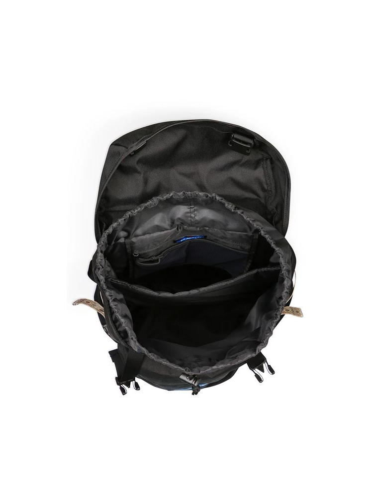 Kavu Kavu Timaru 9245-2010 dagrugzakken Kavu Timaru Raven 9245-2010 dagrugzakken online bestellen bij Kathmandu Outdoor & Travel