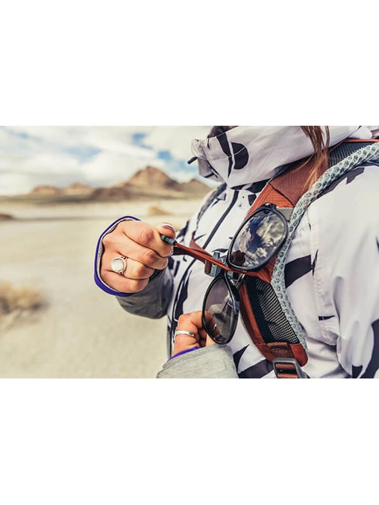 Gregory Maven 35 Rosewood Red 143395-0604 dagrugzakken online bestellen bij Kathmandu Outdoor & Travel