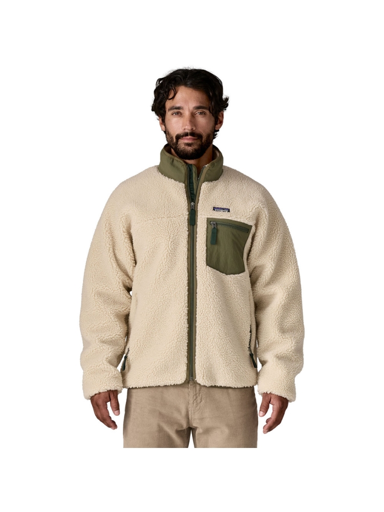 Patagonia Classic Retro-X Jkt Khaki 23057-DNBA fleeces en truien online bestellen bij Kathmandu Outdoor & Travel