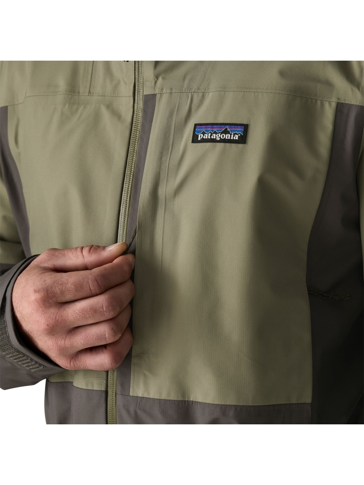 Patagonia Boulder Fork Rain Jkt Forge Grey w/River Rock Green 85140-FGRV jassen online bestellen bij Kathmandu Outdoor & Travel