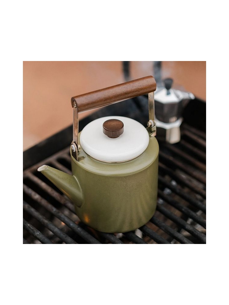 Barebones Barebones Theepot Enamel CKW-1030 koken Barebones Theepot Enamel Olive 2-Tone CKW-1030 koken online bestellen bij Kathmandu Outdoor & Travel