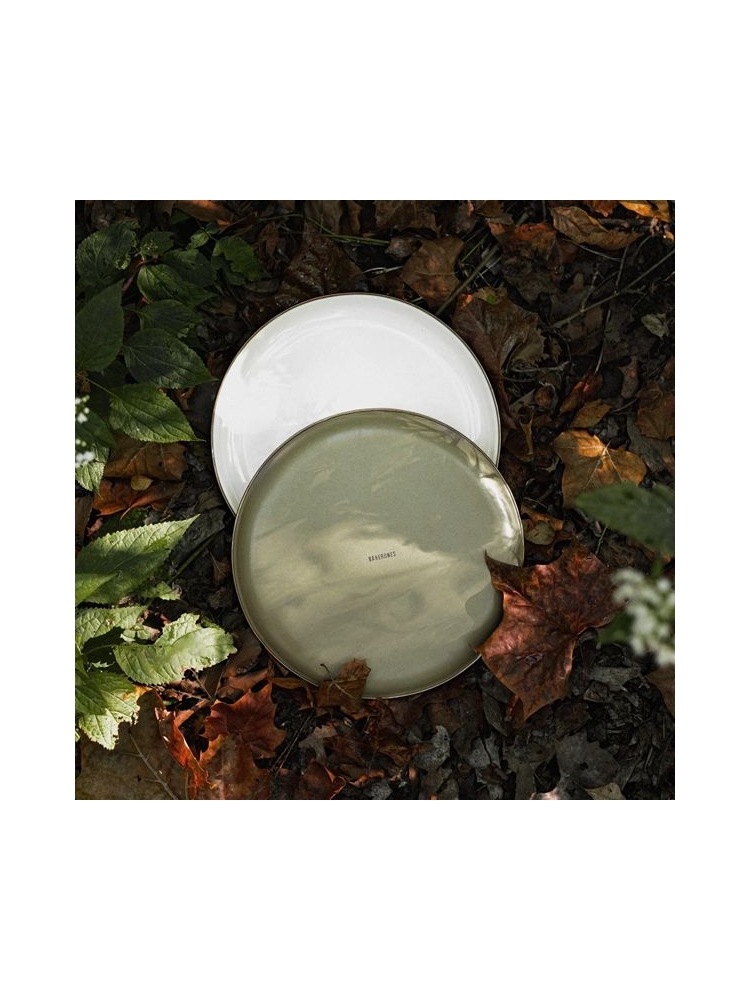 Barebones Small Plate Enamel 2 Pcs Olive 2-Tone CKW-1028 koken online bestellen bij Kathmandu Outdoor & Travel