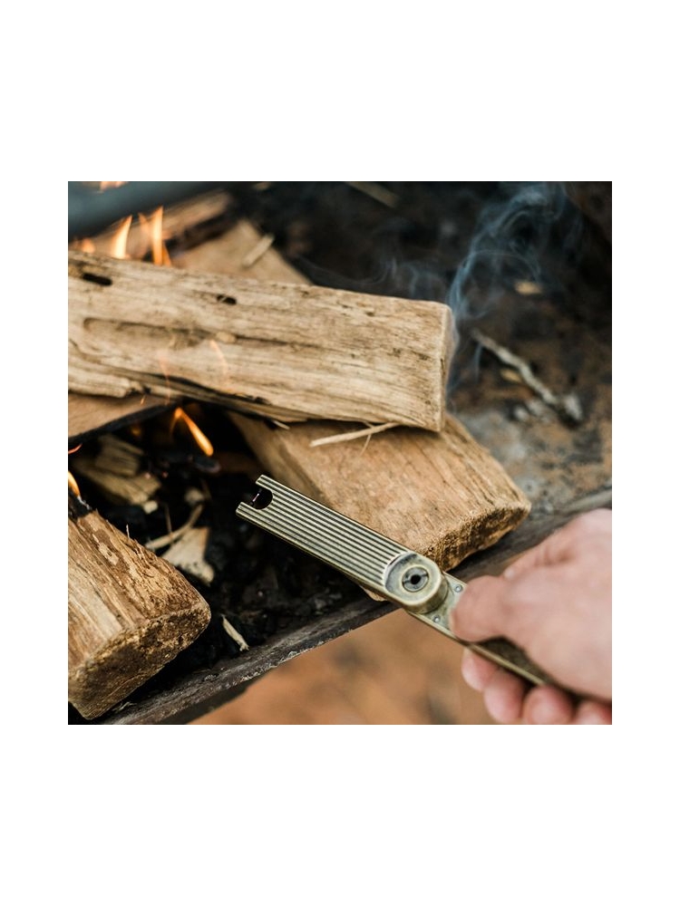 Barebones Barebones Pivot Arc Lighter HMS-2145 gadgets en handigheden Barebones Pivot Arc Lighter Messing HMS-2145 gadgets en handigheden online bestellen bij Kathmandu Outdoor & Travel