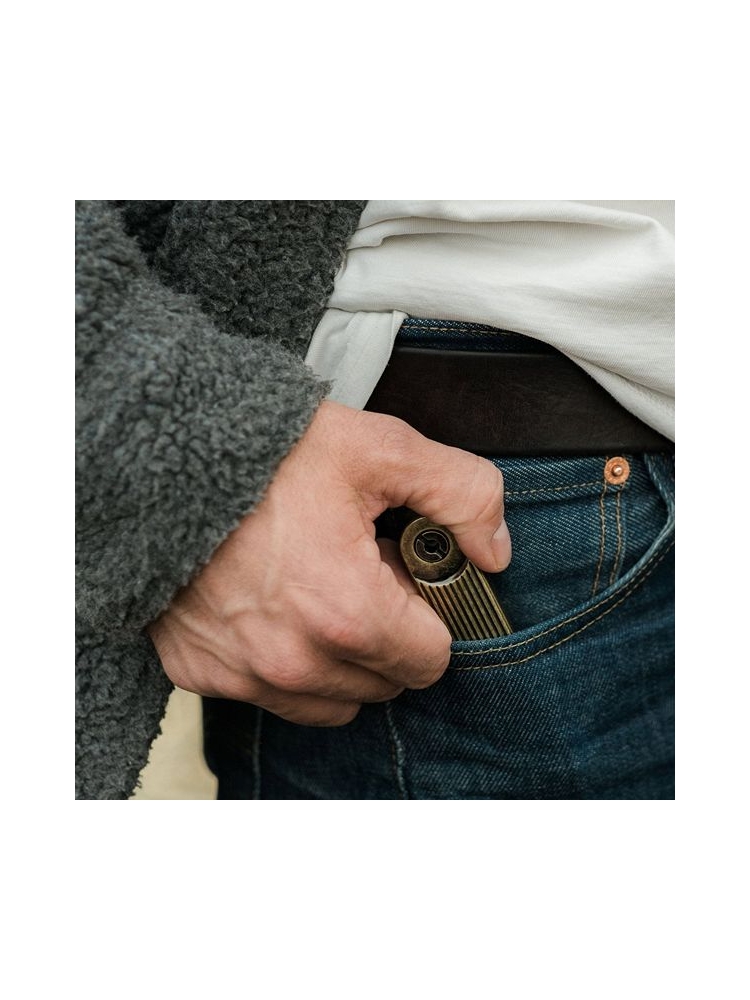 Barebones Barebones Pivot Arc Lighter HMS-2145 gadgets en handigheden Barebones Pivot Arc Lighter Messing HMS-2145 gadgets en handigheden online bestellen bij Kathmandu Outdoor & Travel