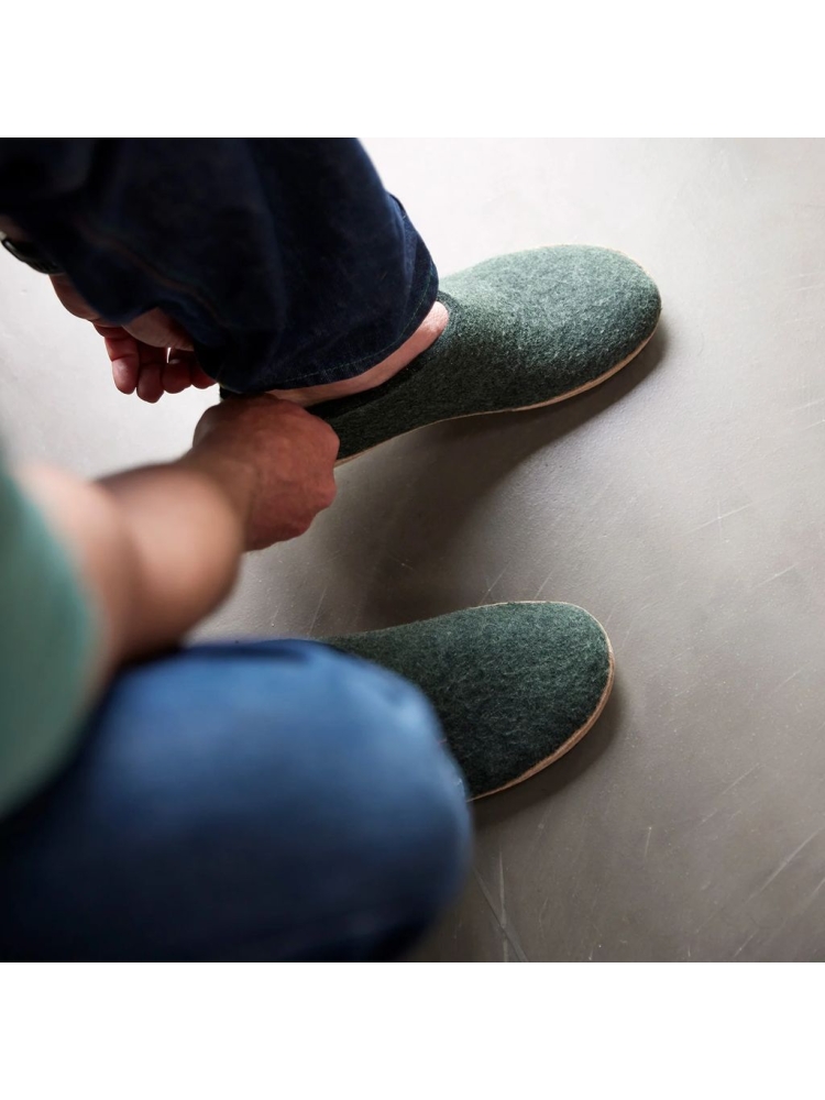 Glerups Glerups Shoe Leather A-09-Forest pantoffels en huissokken Glerups Shoe Leather Forest A-09-Forest pantoffels en huissokken online bestellen bij Kathmandu Outdoor & Travel