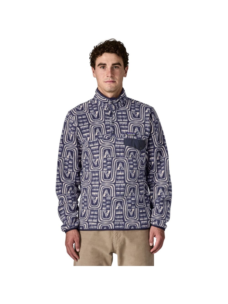 Patagonia Patagonia LW Synch Snap-T P/O 25551-FLSK fleeces en truien Patagonia LW Synch Snap-T P/O Flow: Sunken Blue 25551-FLSK fleeces en truien online bestellen bij Kathmandu Outdoor & Travel